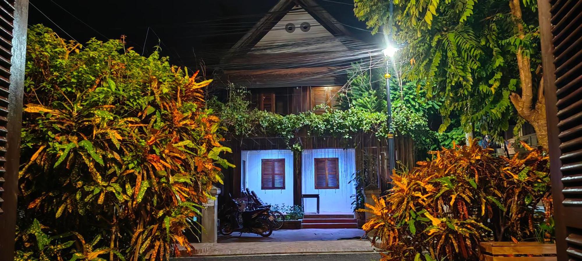 Ancient Luangprabang Hotel Екстер'єр фото